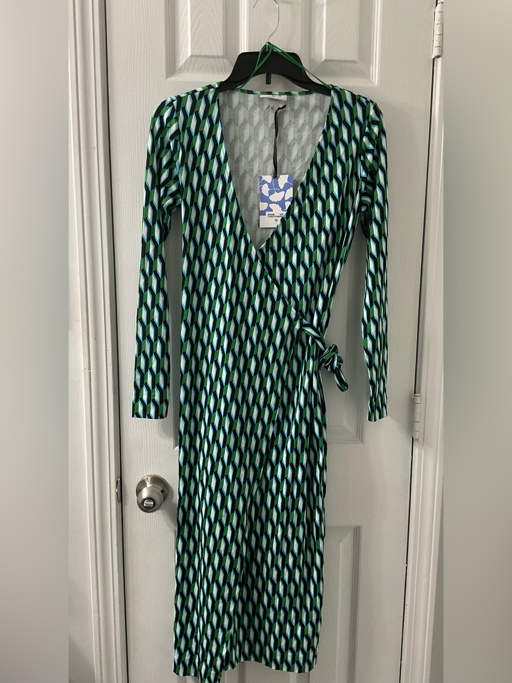Diane Von Furstenberg Geometric Wrap Dress - Long Sleeve. Size XS